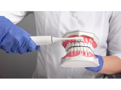 Перевага використання електричних зубних щіток для покращення стоматологічного здоров'я